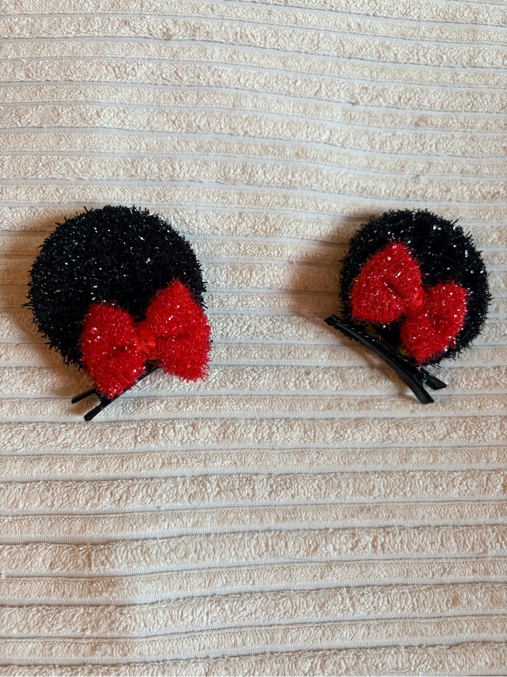 Kids Black Glitter Minnie Mouse Hair Clips with Red Sparkle Bows